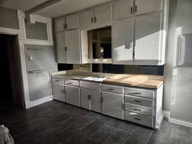 Building Photo - 2 bedroom unit in Niles