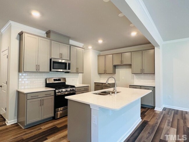 Photo - End Unit Townhome for Rent 3 bedroom Double Garage