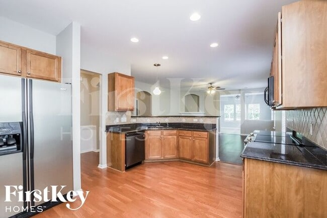 Photo - 4075 Shadetree Dr