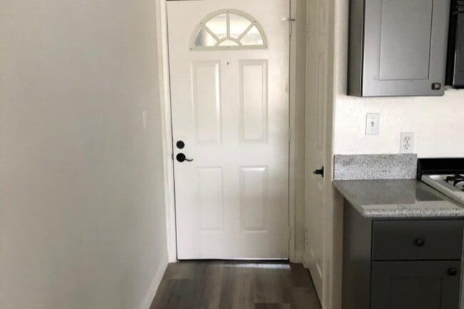 Photo - 15057 Burbank Blvd Unit 8