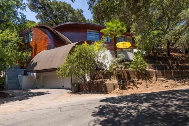 Building Photo - 3527 Oak Knoll Dr Rental