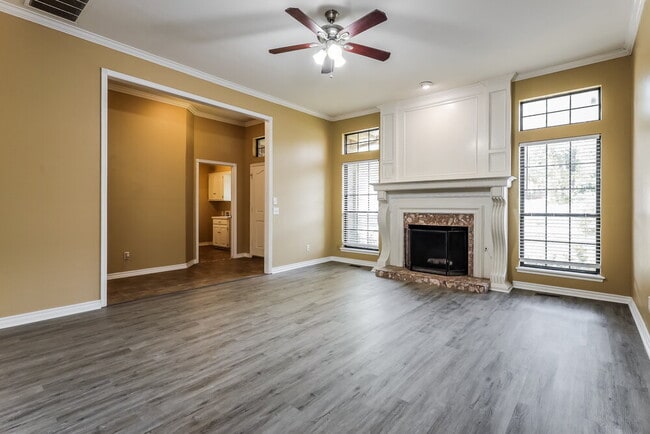 Photo - 2700 Shady Tree Ln
