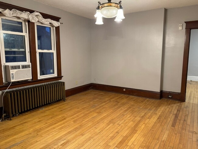 Photo - 2630 Grand St NE Unidad ( 1)