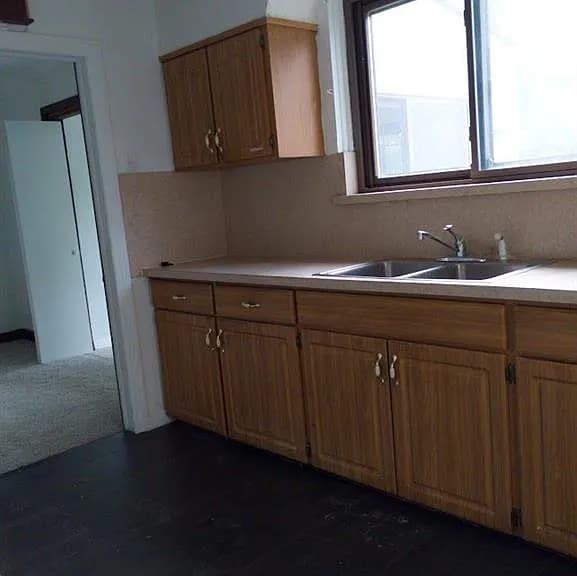 Photo - 2967 Doris St