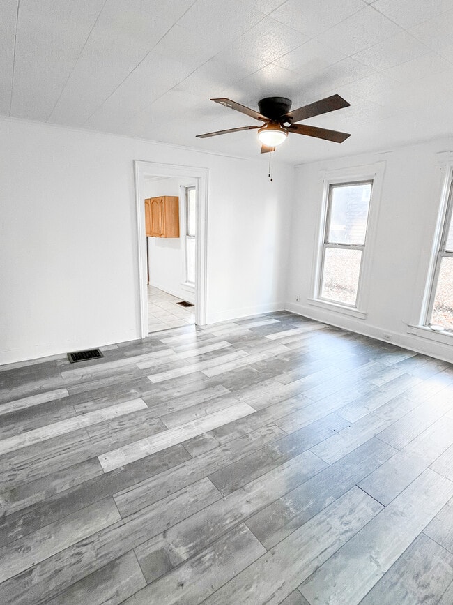 Photo - 512 Stone St