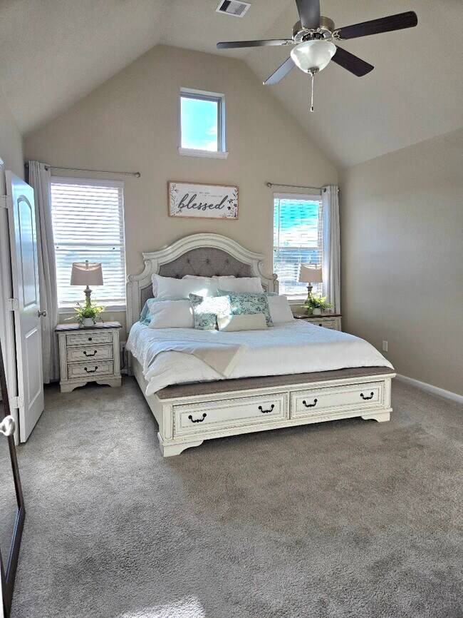 Photo - 115 Axlewood Ct