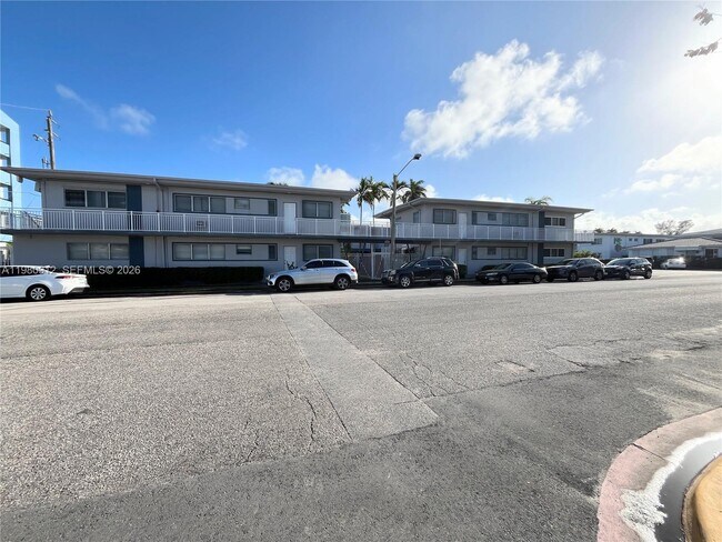 Building Photo - 350 75th St Unit 202