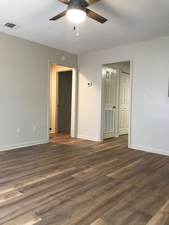 Photo - 208 Cantal Dr Unit A