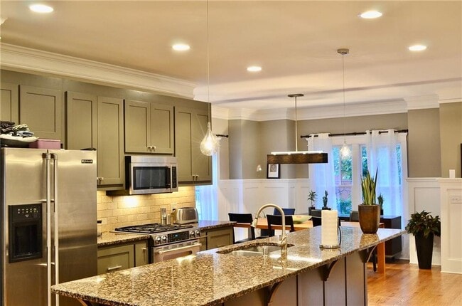 Photo - 1339 Oakview Rd