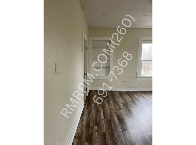 Photo - 36 1/2 N Lafontaine St