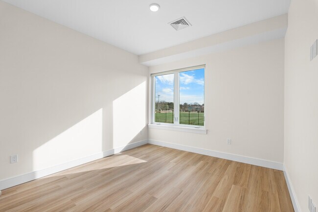 Photo - 5545 Park Ave Unidad 108