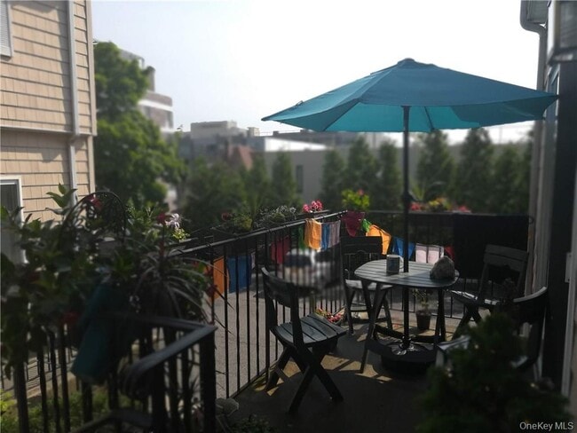 Photo - 110-112-112 S Broadway