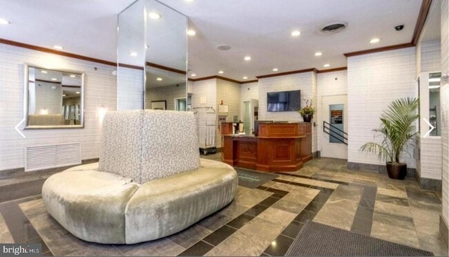 Building Photo - 2101 Chestnut St Unit 1419