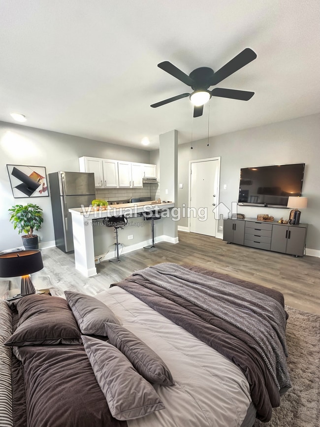 4756 Maplewood Studio - L - Alquilado - 4756 N. Maplewood Ave.