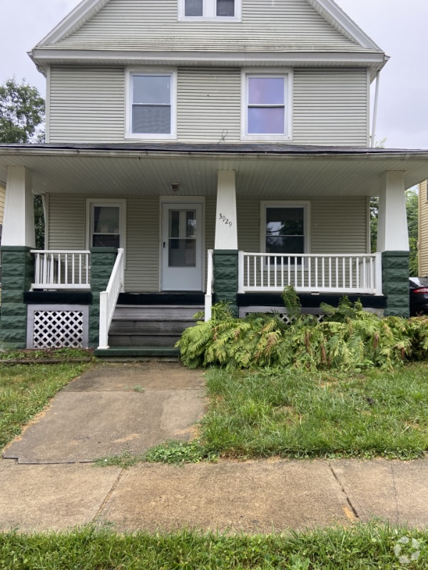 Building Photo - 3929 Clybourne Ave Rental