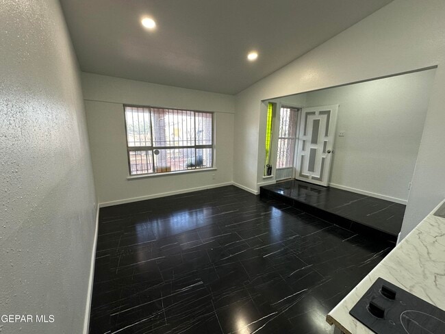 Photo - 10408 Medwood Dr