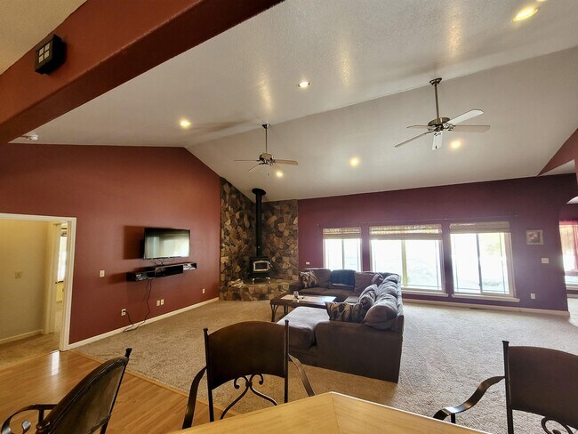 96 Woodward Dr