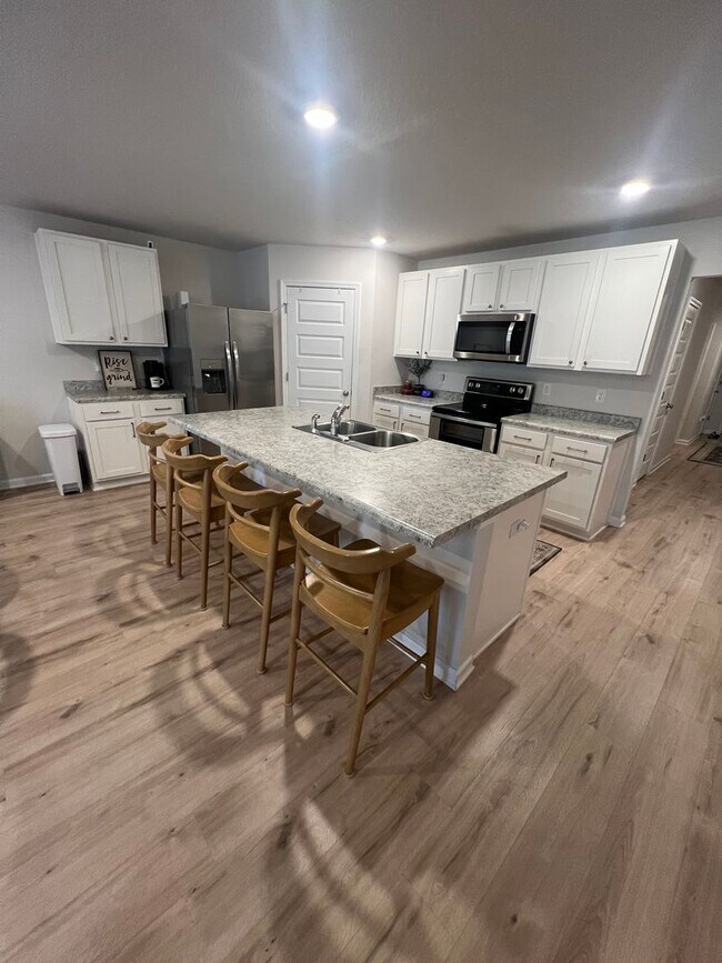 Photo - Woodlands 4 bed 2 bath gem !