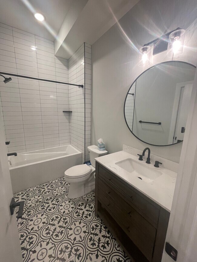 Photo - 5830 HENRY Ave