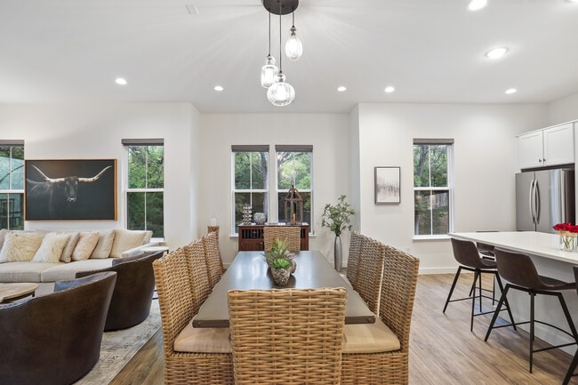 Photo - 3809 Valley View Rd Unidad Bldg11