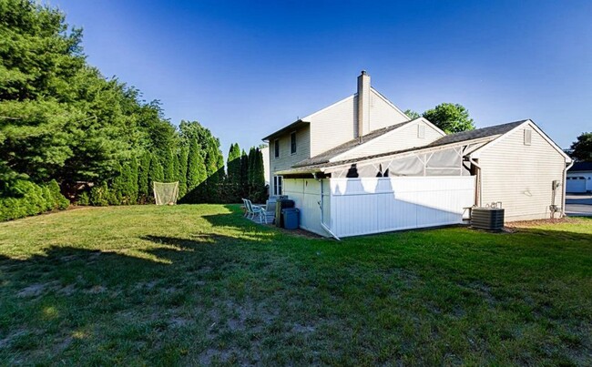 Photo - 25 Williamsburg Ct