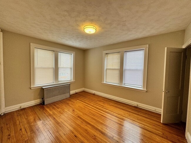 Building Photo - 8 Cogswell Ave Unit 1 Rental