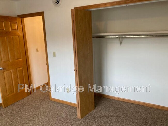 Photo - 1112 W Main St