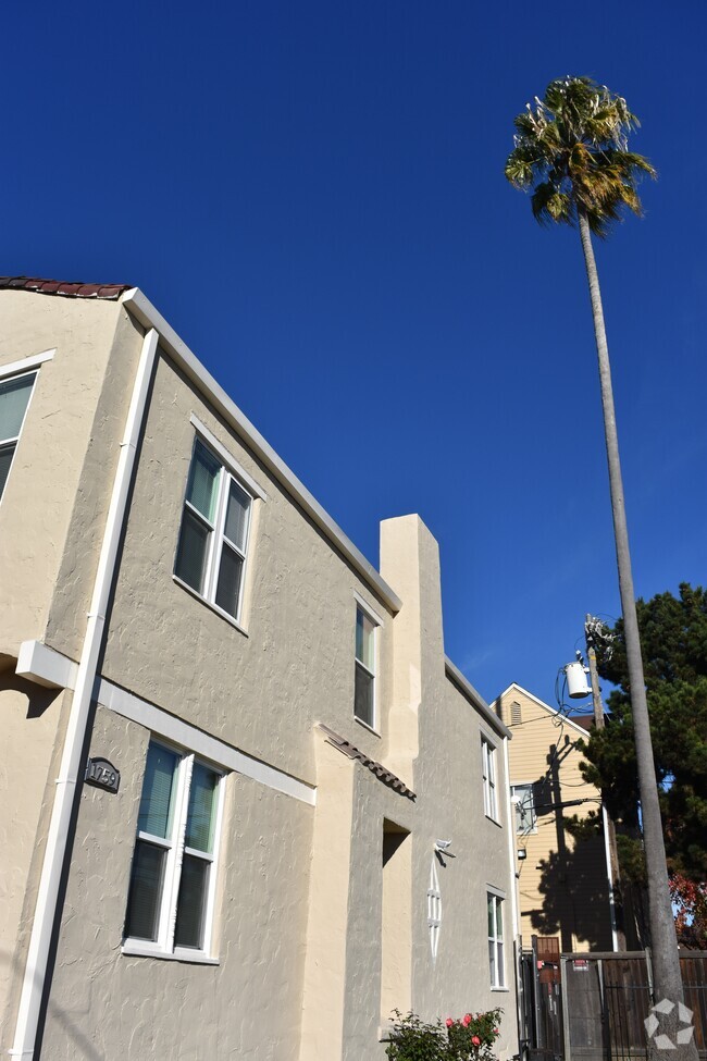 Building Photo - The Palms On Seminary Rental