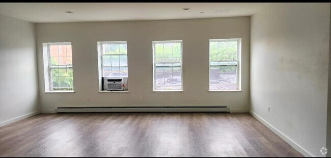 Building Photo - 668 Snediker Ave Unit 3 Rental