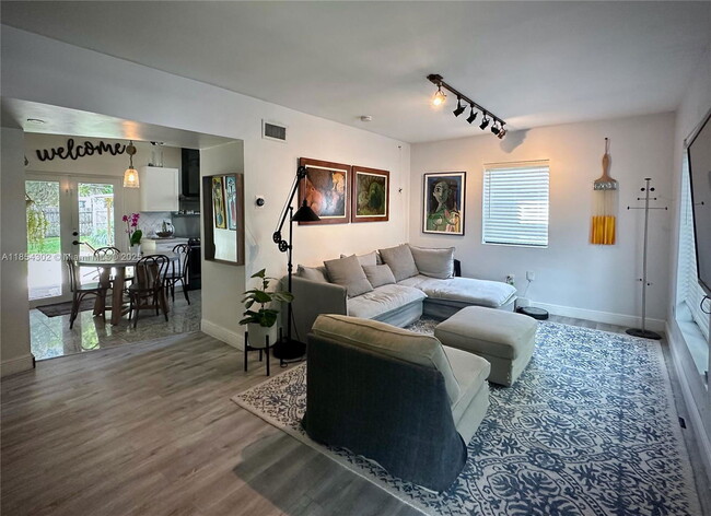 Building Photo - 742 NW 50th St Rental