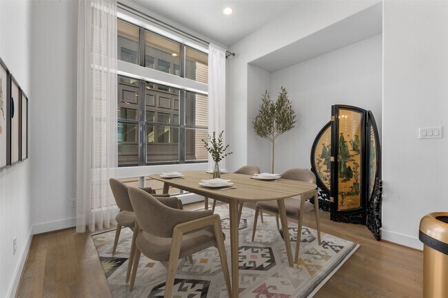 Photo - 1122 Ennis St