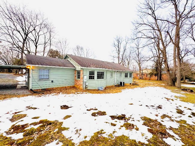 Photo - 216 S Buckmarsh St