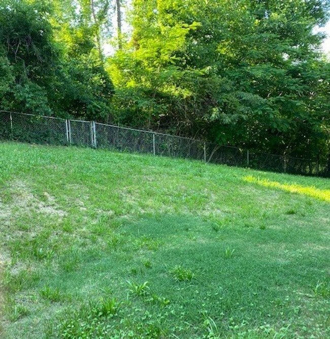 Photo - Knoxville 37920 - 3 bedroom, 2 bath home with fenced yard- Contact Ed Johnson (865) 924-5045