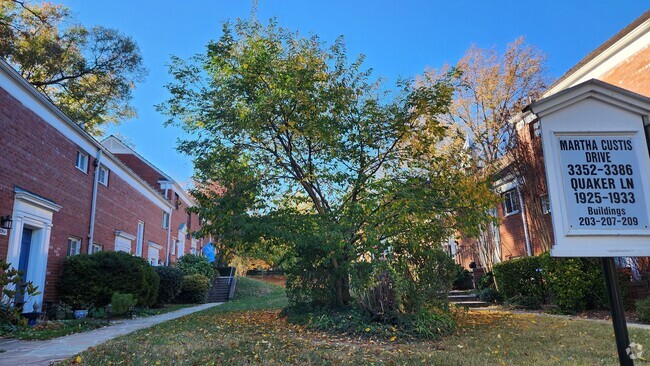 Building Photo - Spacious and Bright Condo in ParkFairfax