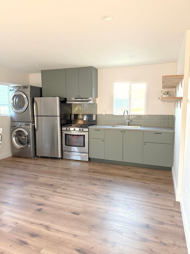 Photo - 3321 1/2 Alice St