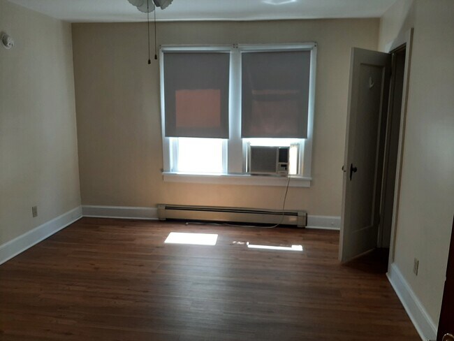 Bedroom - 405 East St Unidad 1F