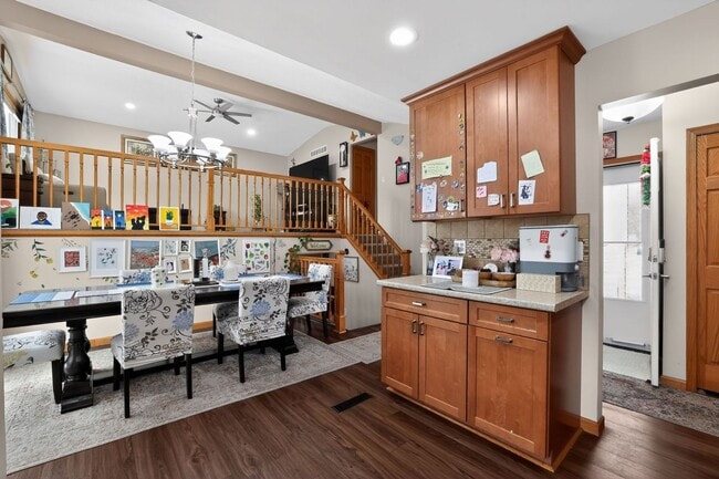 Photo - 595 Mercury Cir