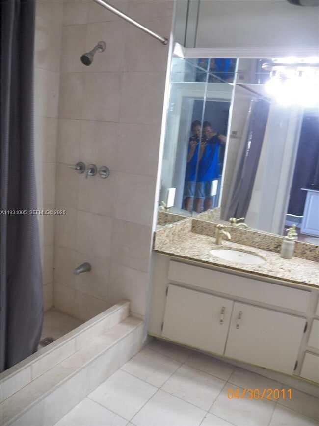 Photo - 600 N 35th Ave Unit 2