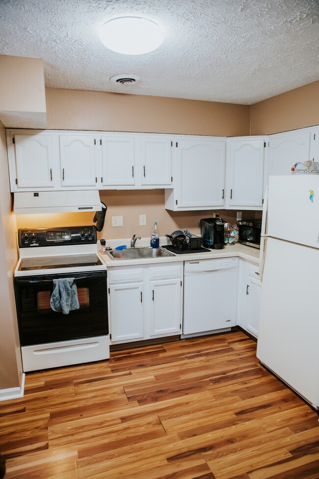 Photo - 620 Junction St