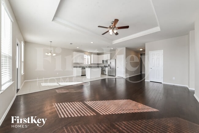 Photo - 2023 Avondown Rd