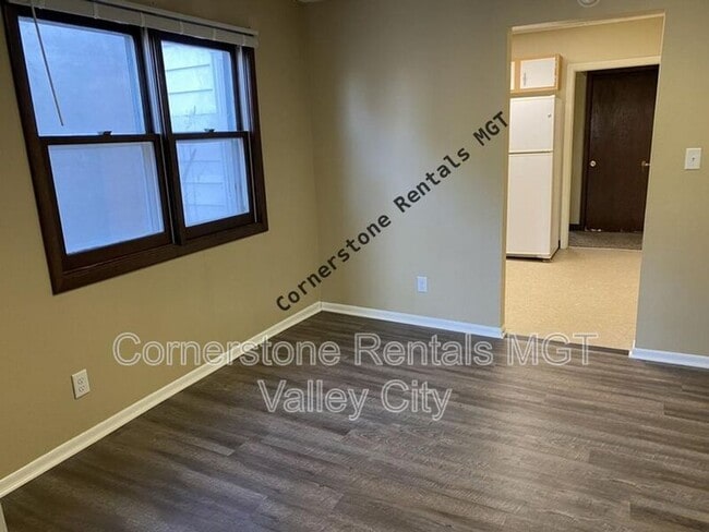Photo - 217 Central Ave S