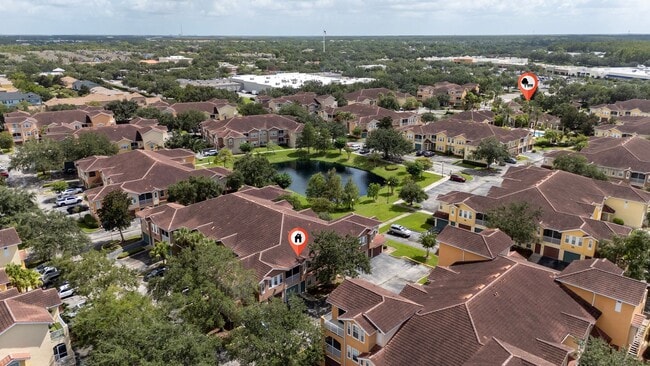 Photo - Lifestyle in Villanova at Hunter's Creek- ...