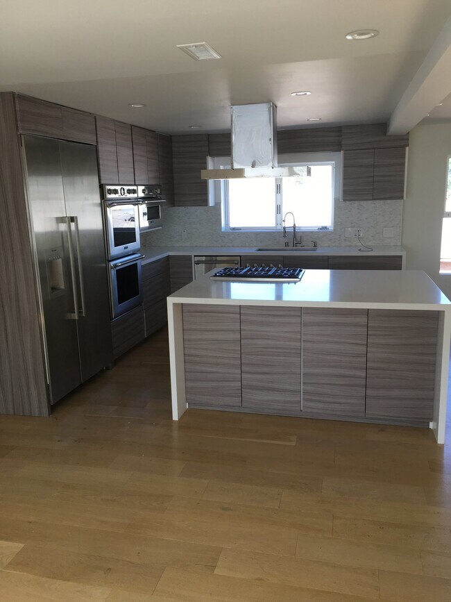 615 6th Ave