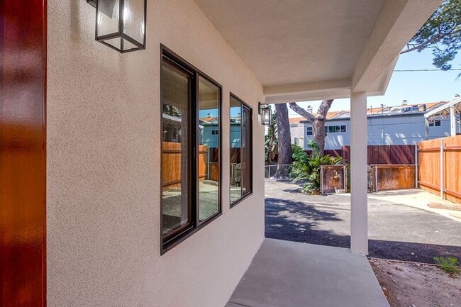 Photo - 2121-2123 Glenada Ave
