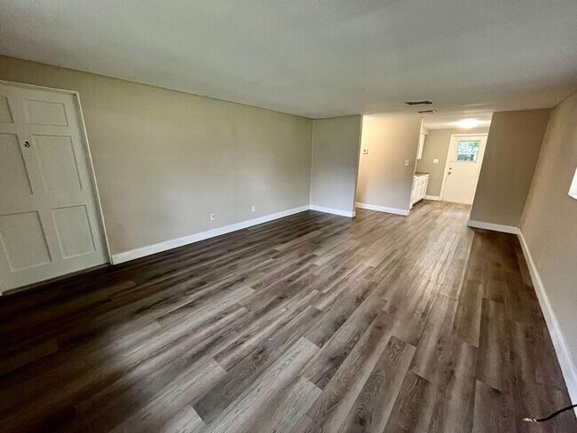 Photo - 5301 Oakwood Ct