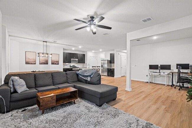 Photo - 7619 Grenadine Bloom Bnd