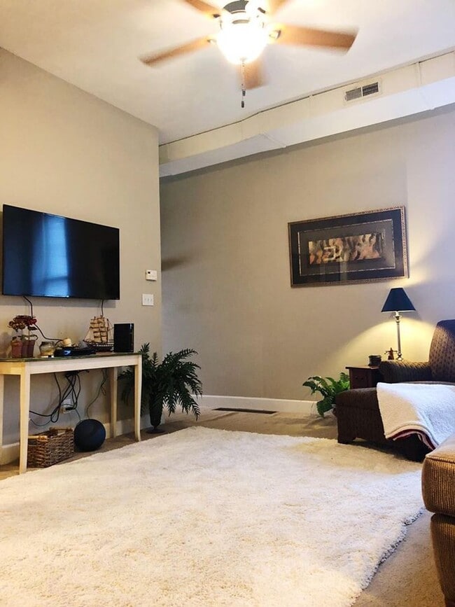 200 S Walnut St Unit 2C