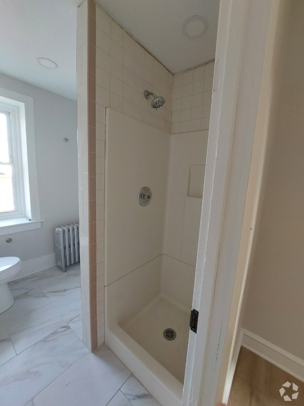 Building Photo - 825 Jersey Ave Unit A Rental