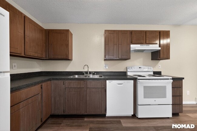 Photo - 820 Stone Mountain Ct