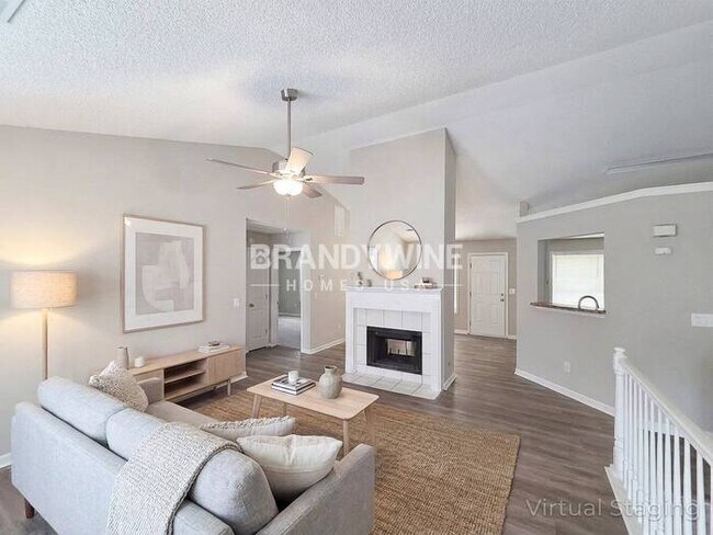 Photo - 10342 Commons Crossing